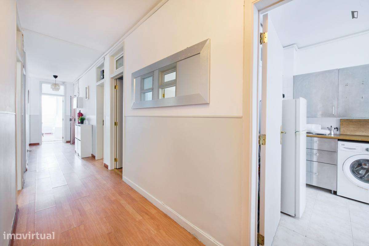 Quarto - localizado em Arroios Lisbon - Grande imagem: 2/10