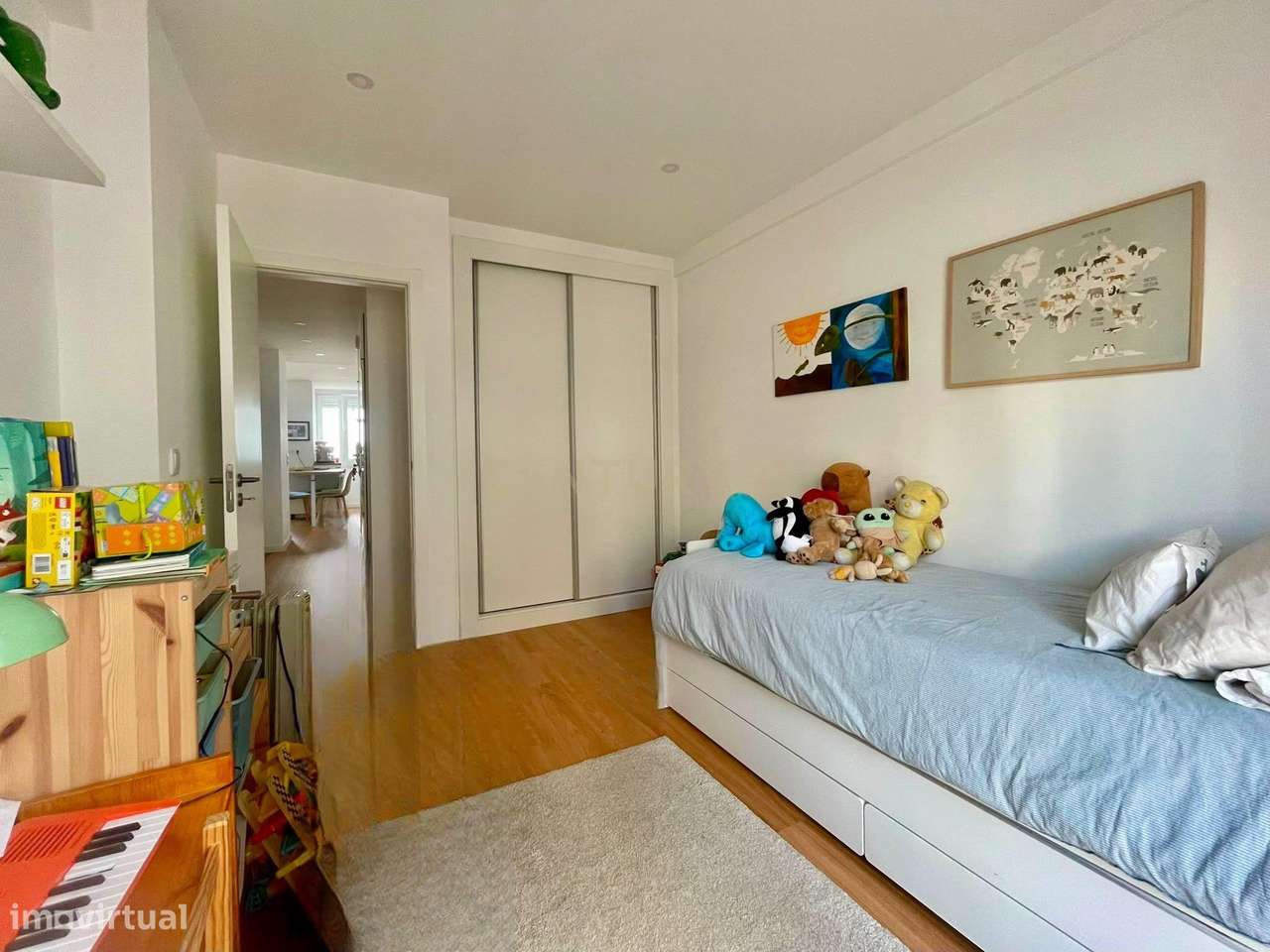 Apartamento T2 com Varanda em Localização Privilegiada-7