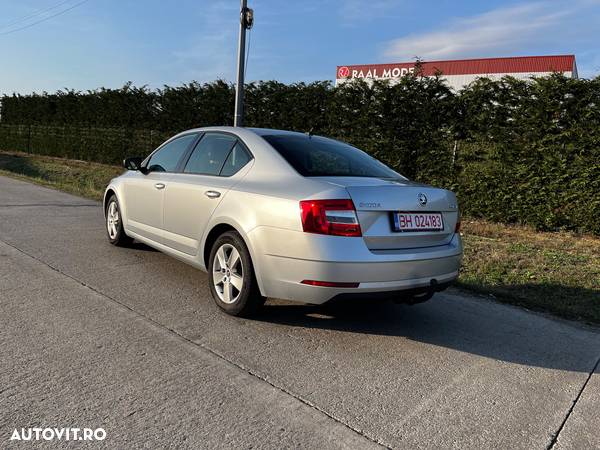 Skoda Octavia 2.0 TDI (Green tec) DSG Ambition - 4