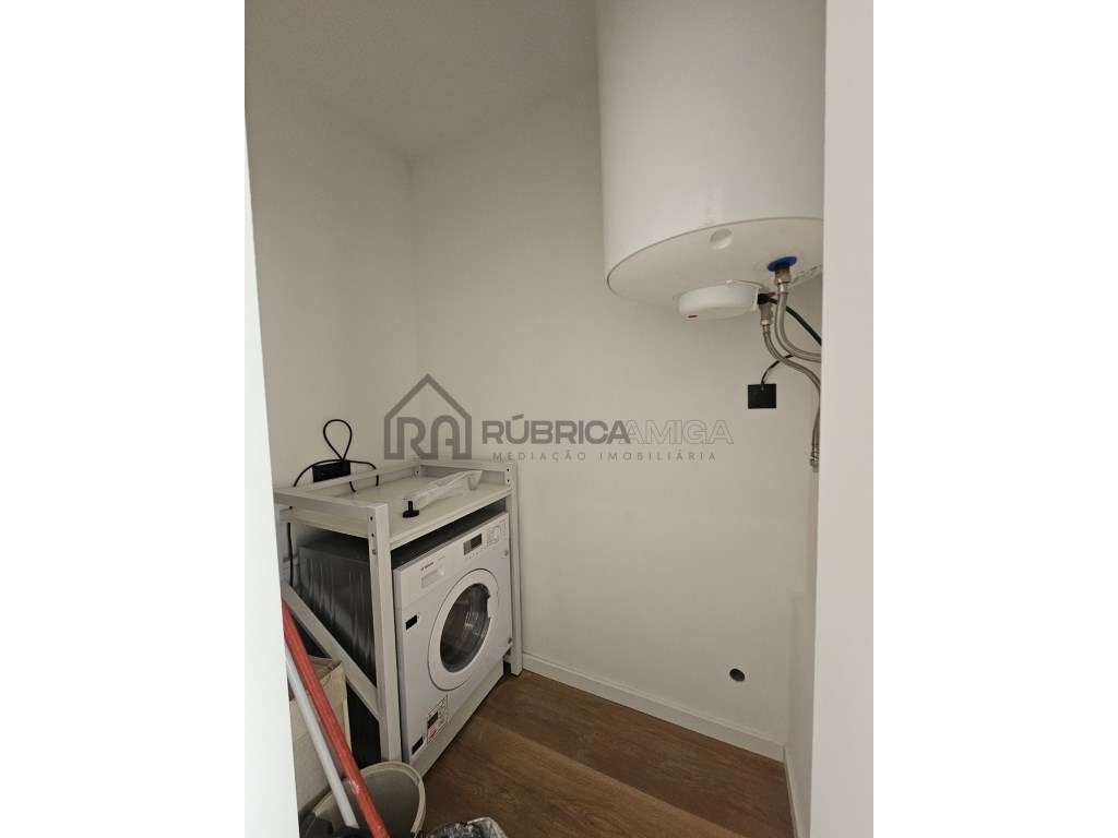 T3 renovado na zona de Betunes em Loulé-16