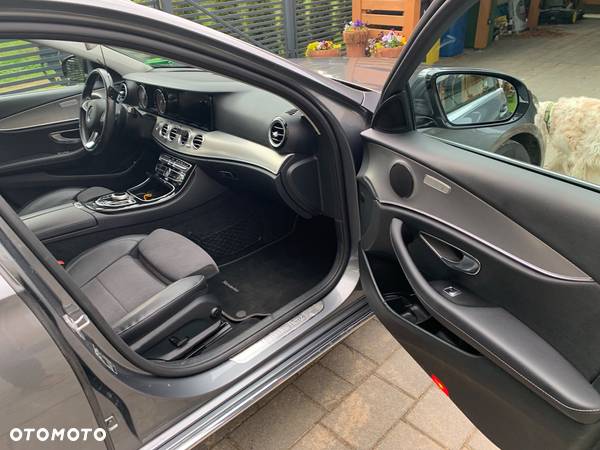 Mercedes-Benz Klasa E 220 d 4-Matic 9G-TRONIC - 4