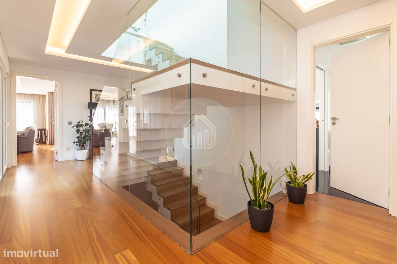 Moradia V5+1 | Piscina, vista mar e jardim | Porto Salvo, Oeiras-9