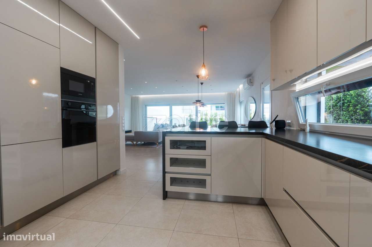 Moradia Isolada T3 com Piscina em Cascais-7