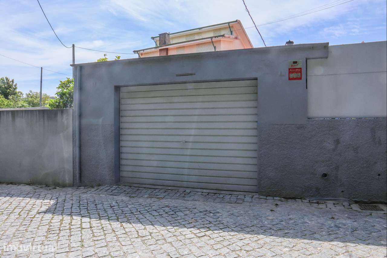 Moradia T3 Renovada em Canidelo-23