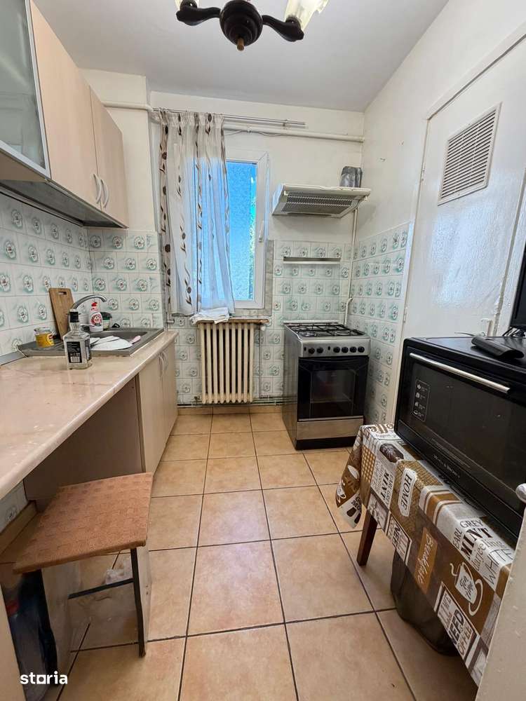 Apartament 2 camere, ETAJ 2/4, fara risc, Podu Ros-3