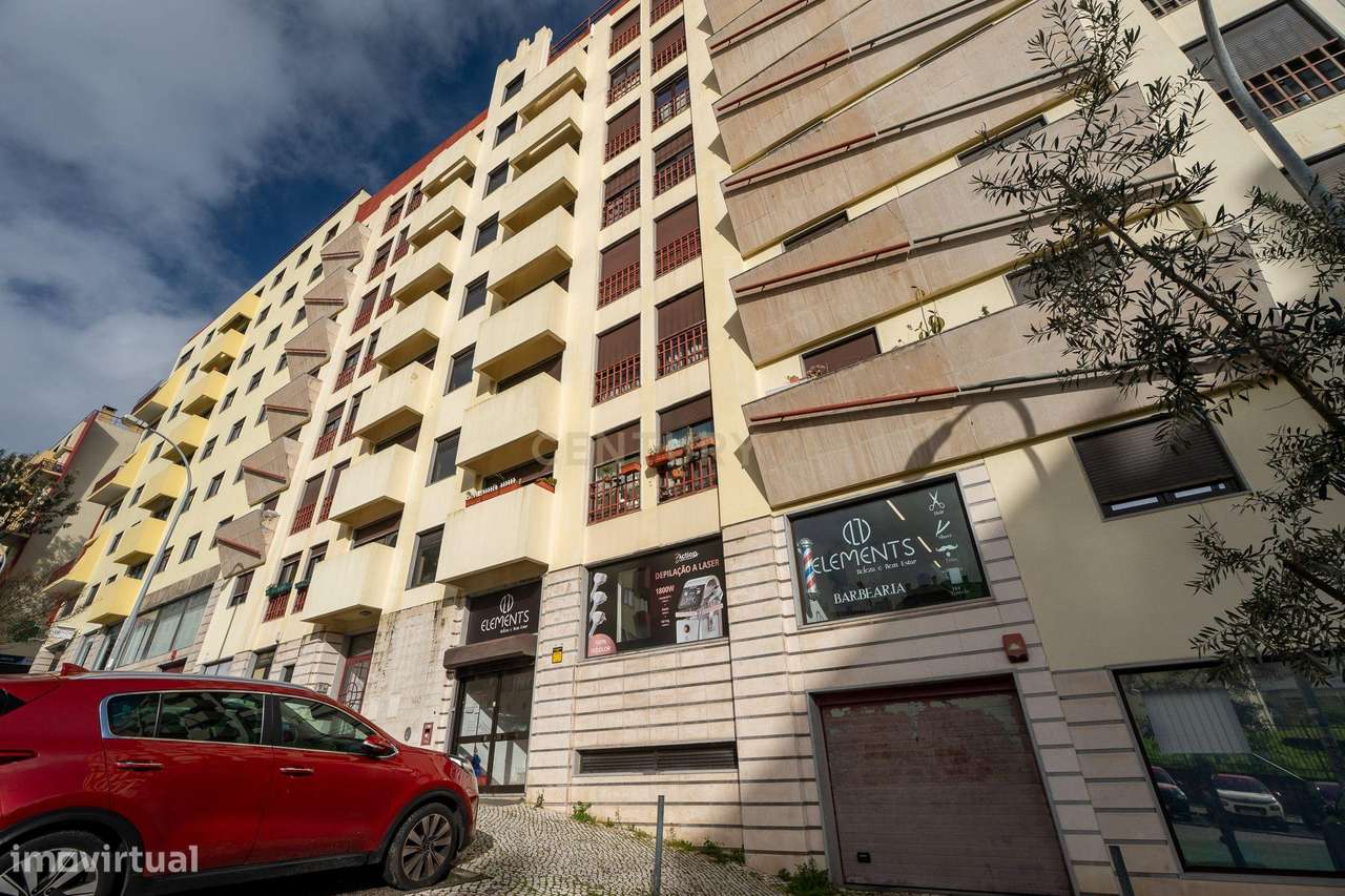 Fantástico T3, Na rua Abel Manta  em Odivelas-19