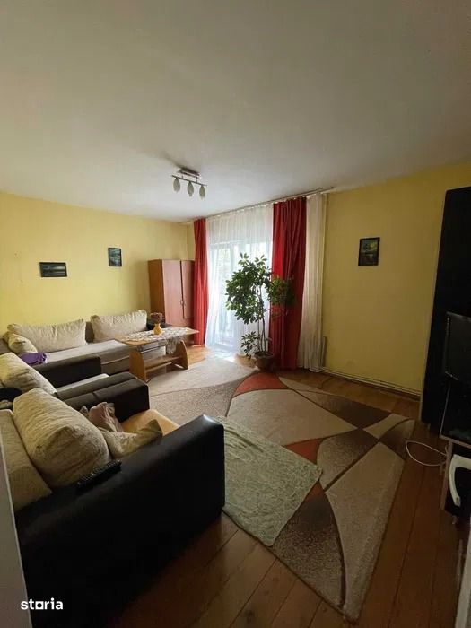 Apartament cu 4 camere de vânzare în Manastur