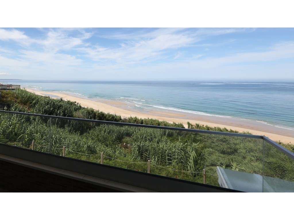 Moradia isolada V2+2 com vista mar na Praia da Légua-9