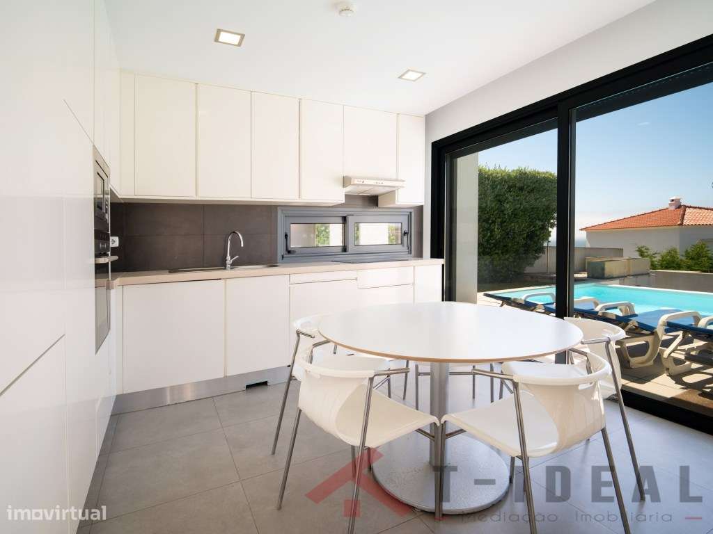 Moradia T4 com Vista de Mar-16