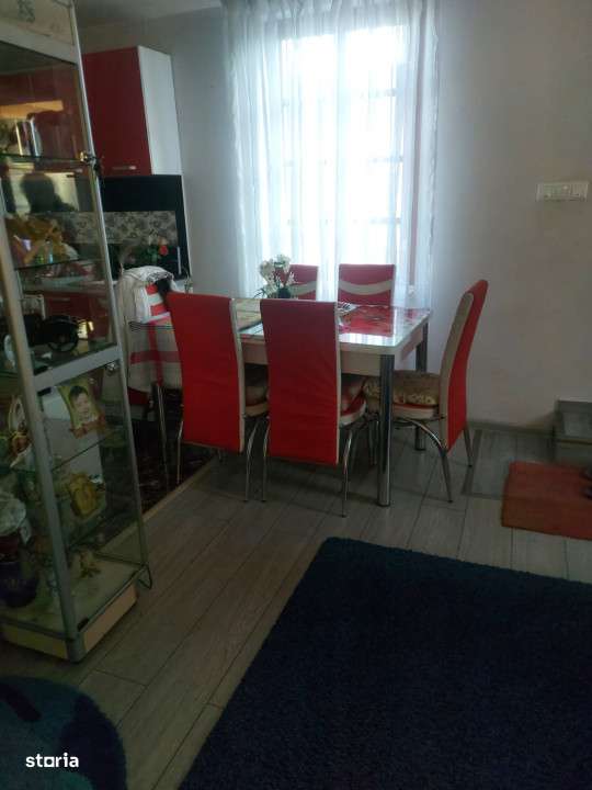 Casa de 6camere, decomandat, 127 mp., curte si gradina in zona Sandule - Imagine principală: 4/16