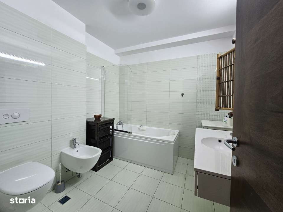 Apartament deosebit , vedere frontala catre Lac-centrul statiunii Mama-14