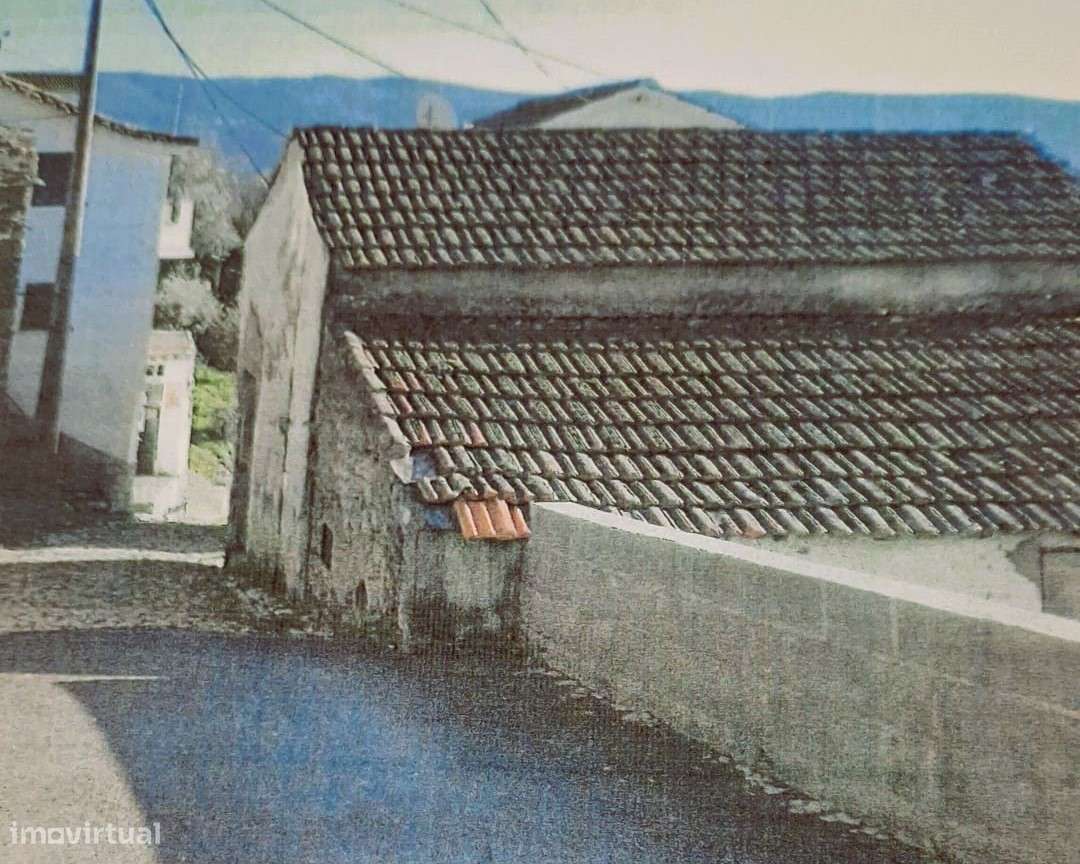 Casa de Aldeia, tipologia T2 + Sótão para recuperação total-14