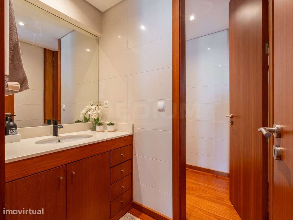 Moradia T4 piscina junto ao Parque dos Maninhos-16