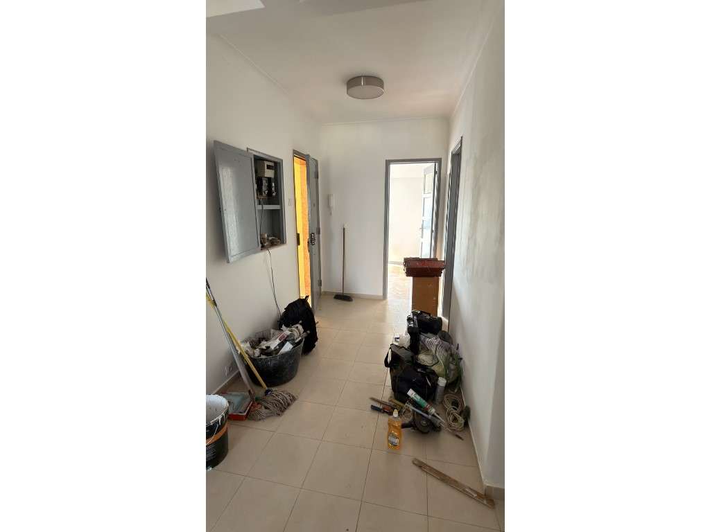 T3 semiequipado em Campolide - Grande imagem: 5/17