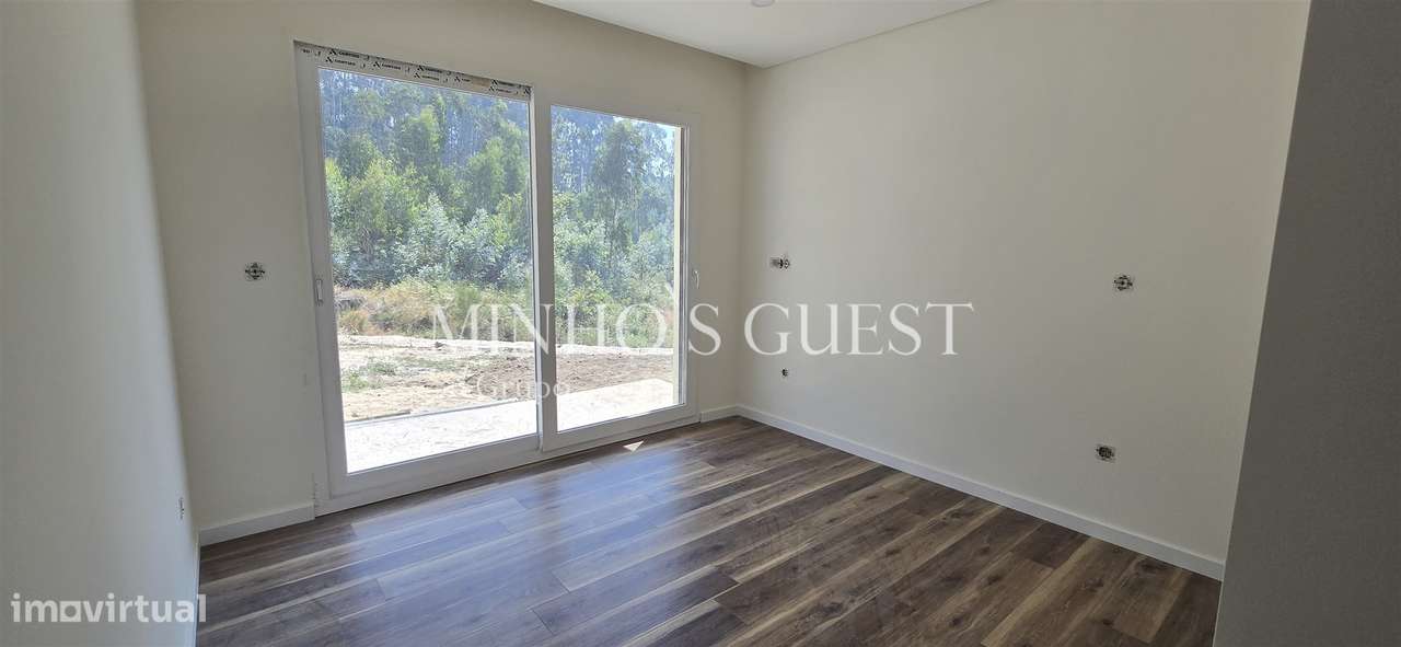 Moradia Individual V3 Nova c/ Piscina, Churrasqueira e Jardim em Espin-11