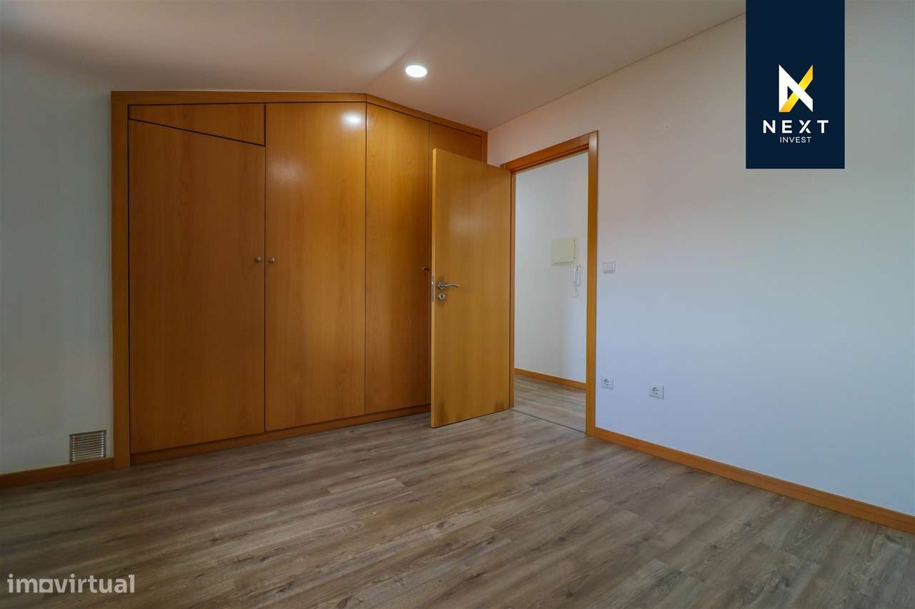 Moradia Remodelada T3 + 1 com garagem fechada-11