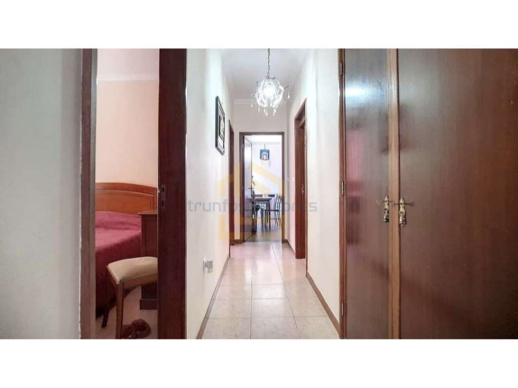 Andar-Moradia T3 duplex com lugar de garagem no exterior a e Terraç... - Grande imagem: 5/10