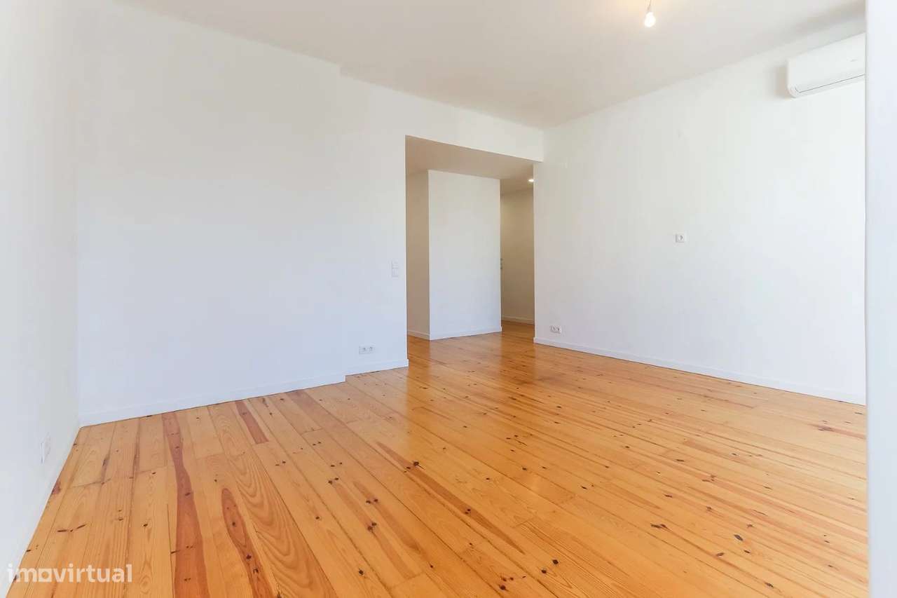 Apartamento T2 Remodelado em Alvalade - Grande imagem: 3/14