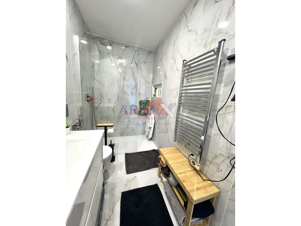 T0+1 adaptado a T1+1 | Como novo | Condomínio Fechado-17