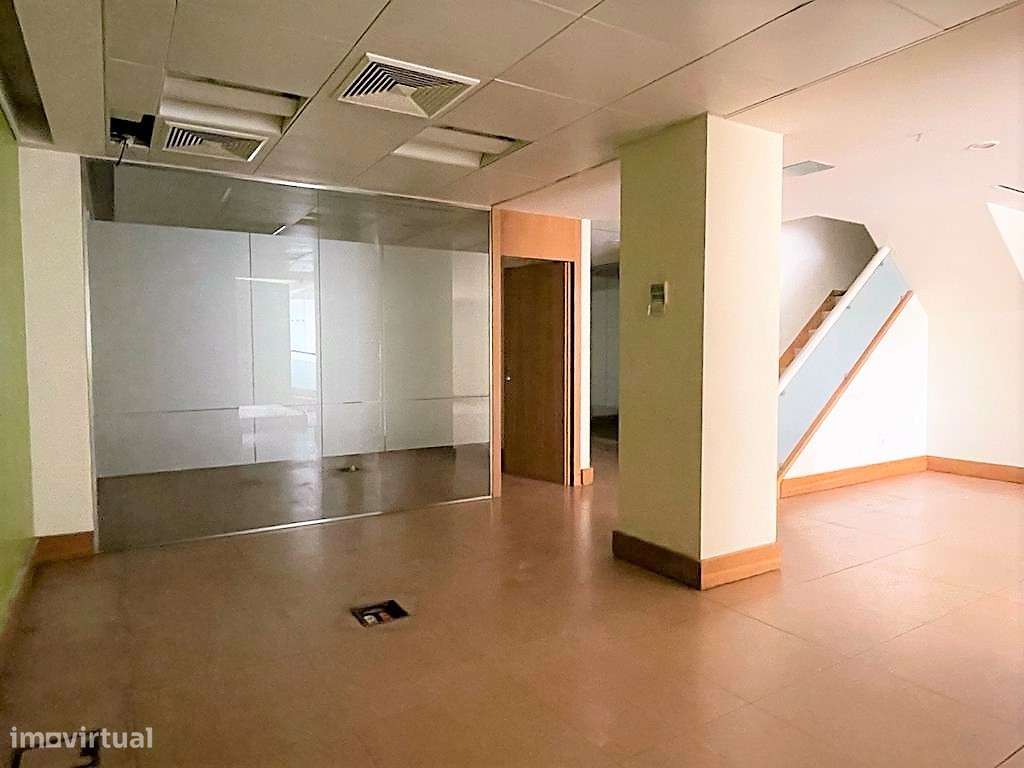 Loja, Lisboa, Restelo Estádio - Grande imagem: 5/11