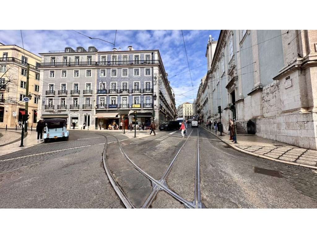 Escritório localizado no Edifício Espaço Chiado em Lisboa - Grande imagem: 2/17