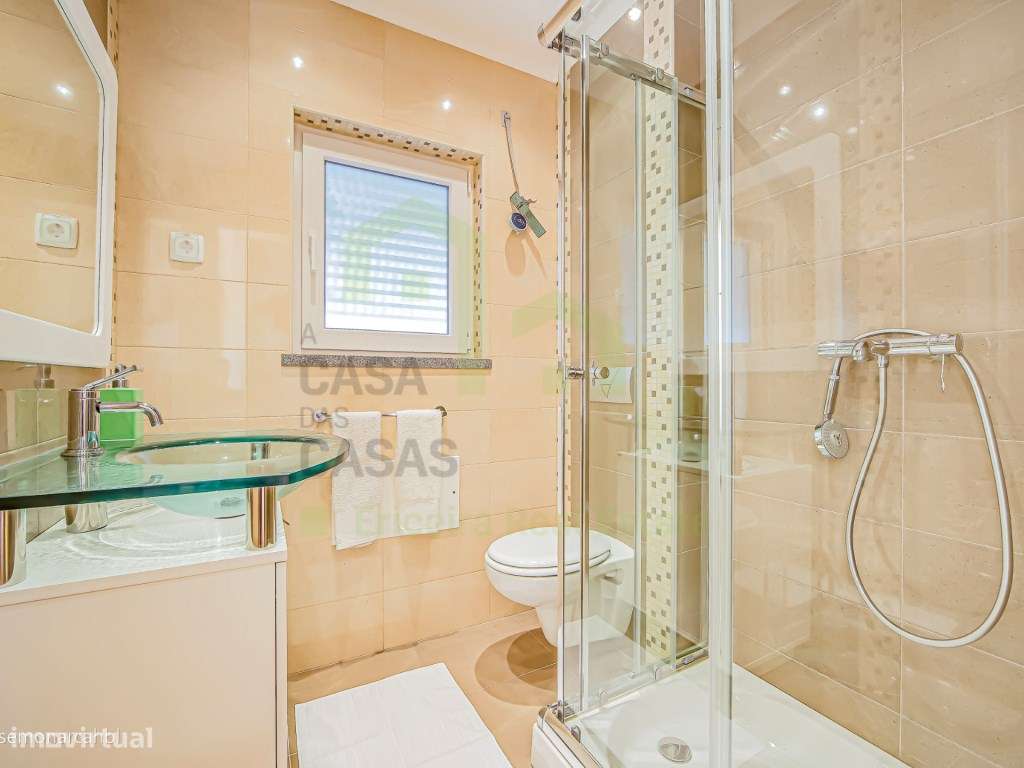 Vende Moradia T8, Ericeira 15 Km, A Casa das Casas-37