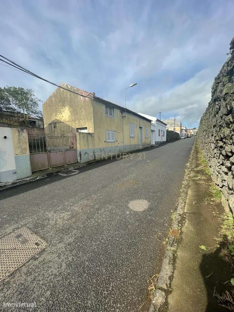 Moradia T2 com Sótão e quintal nos Arrifes, São Miguel, Açores - Grande imagem: 2/2