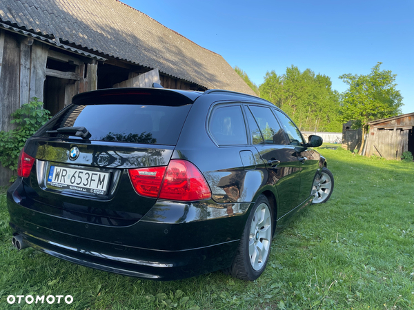 BMW Seria 3 325d DPF Touring Edition Exclusive - 5