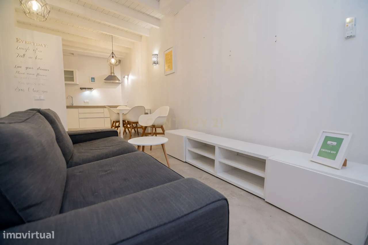 NAO PERCA ESTA GRANDE OPORTUNIDADE! FABULOSA MORADIA TOTALMENTE REMODE - Grande imagem: 4/35