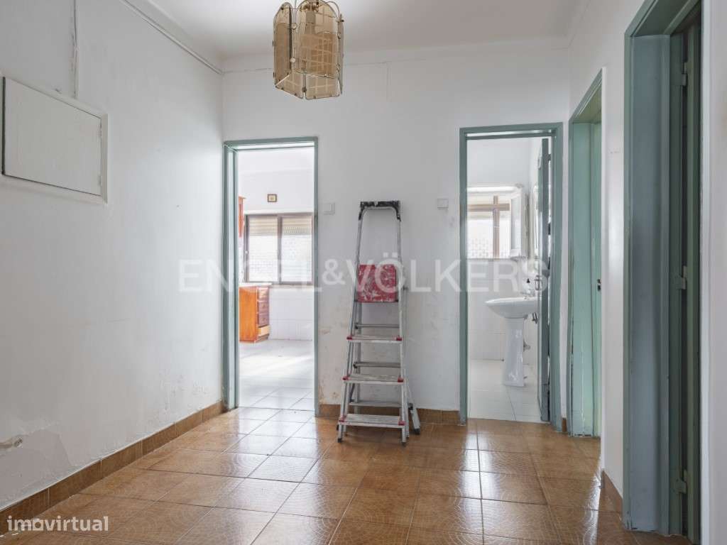 T2 para remodelar no Barreiro - Grande imagem: 4/26