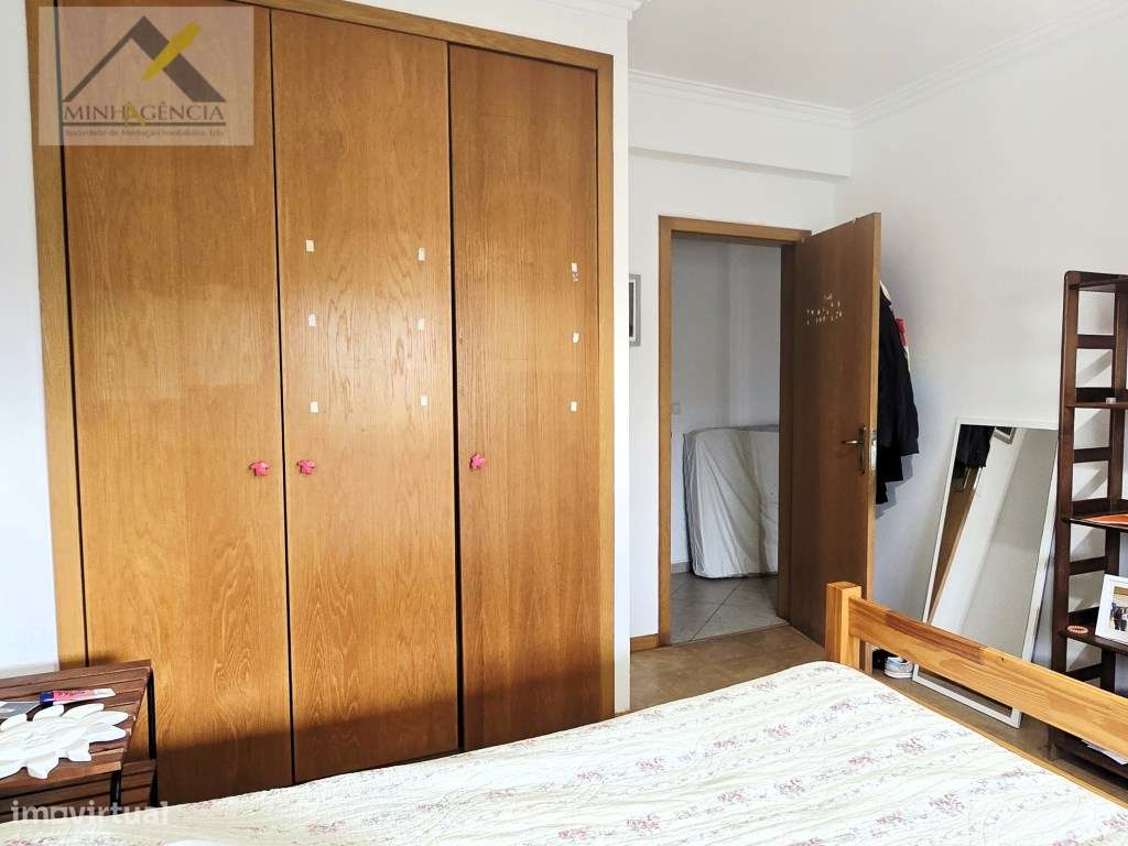 Apartamento T3 com terraço e garagem no Bairro Dias em Setúbal-11