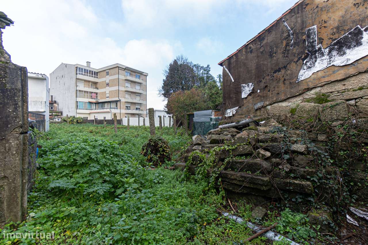 INVESTIMENTO 2 Moradias Terreno de 890 m² Alto da Maia em Águas Santas-4