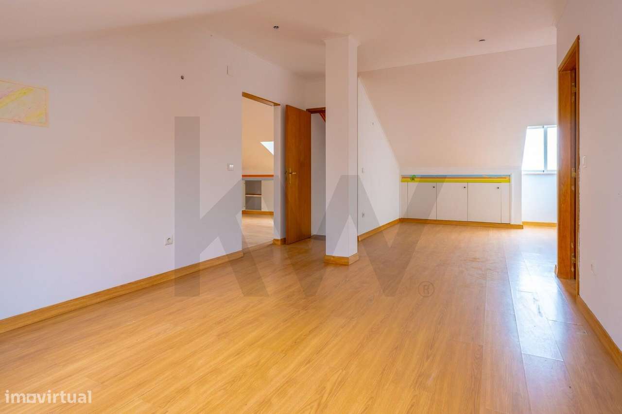 Moradia T3+2 com Piscina, Ginásio, Jardim e Garagem 200 m2-20