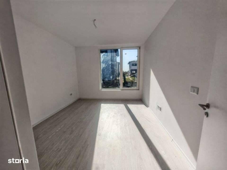 Casa in stil napoletan / 4 camere/ 200 mp curte - Imagine principală: 5/16