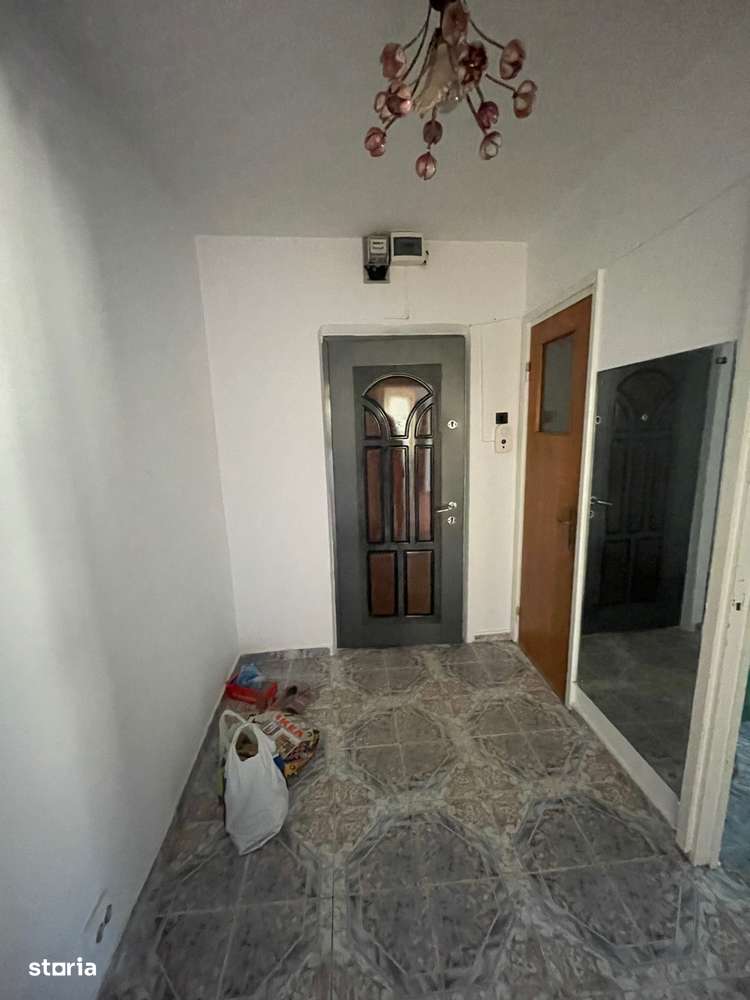 3 camere Berceni loc de parcare - Imagine principală: 5/7