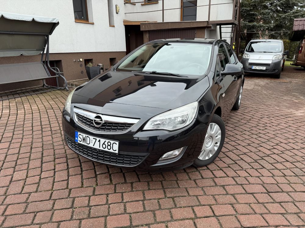 Opel Astra J 1.4 Selection 2012