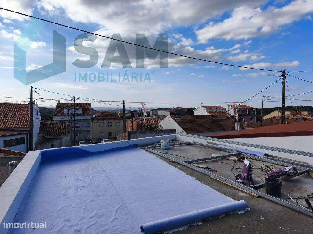 Moradia T2 em fase de acabamentos - Grande imagem: 5/11