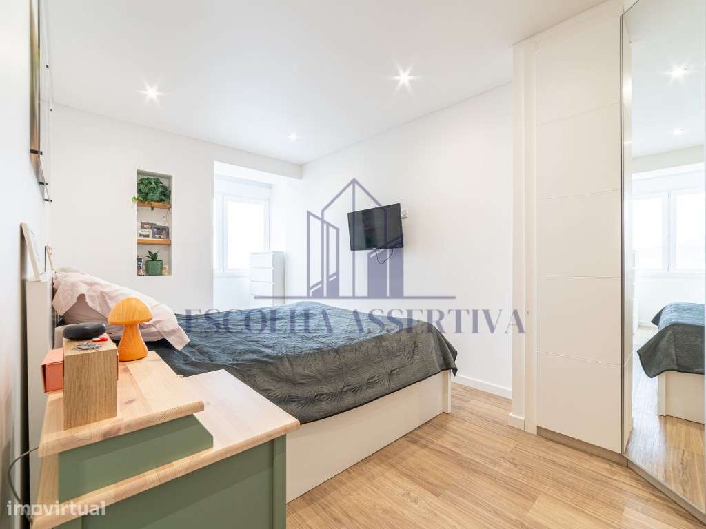Apartamento T3 remodelado, com vista desafogada-25