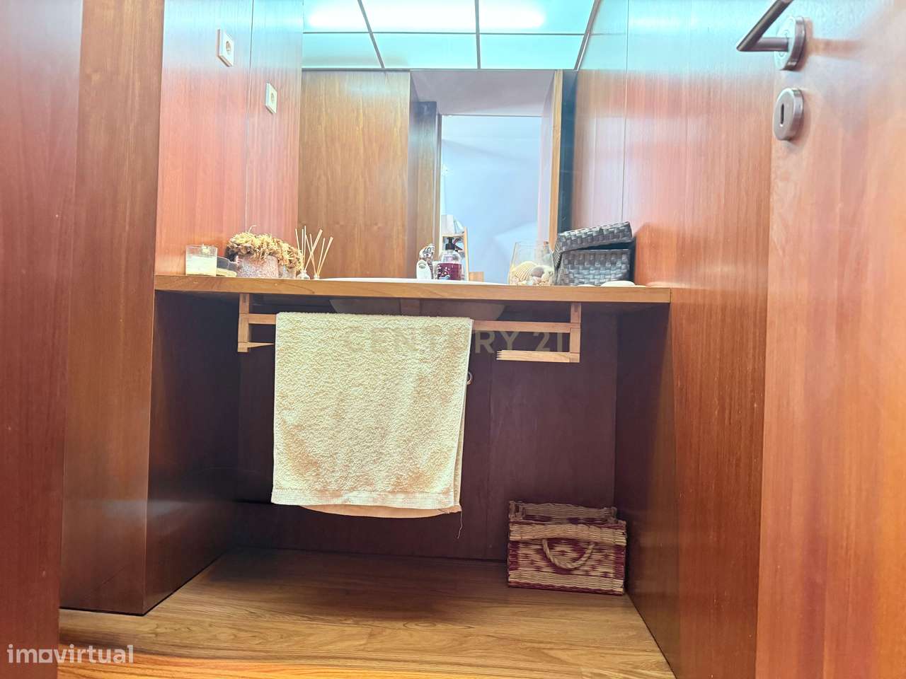 Moradia T3 com suite master, em condomínio de prestígio – Estrada Real-45