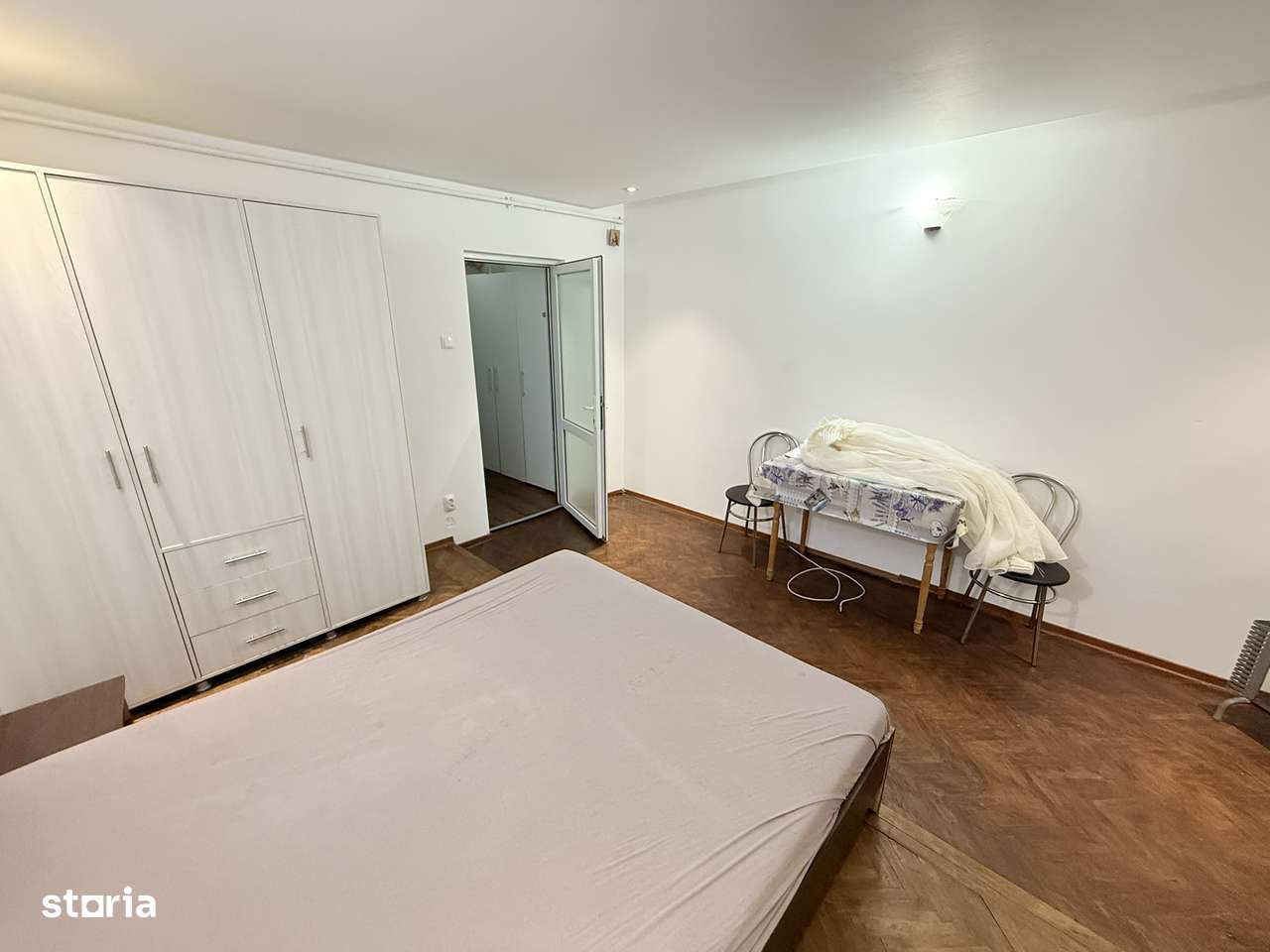 De inchiriat, pozitie excelenta, Podul de Piatra-3