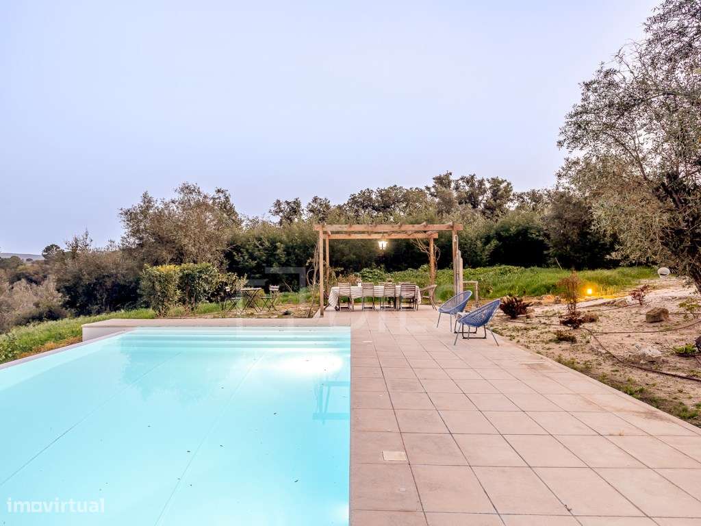 Quinta T9 em Azeitão com piscina e 11 ha de terreno, renovada-50