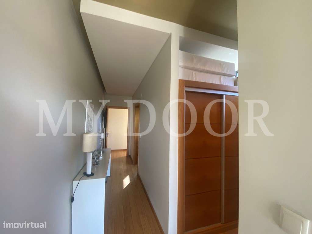 Loures - V4+1 Moradia c/ Piscina Privada - Varanda - Box + 2 parque...-46