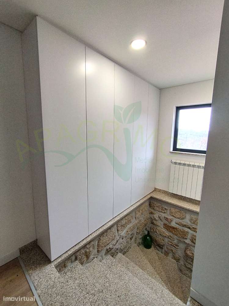 Moradia T2 com garagem e terraço em Penedono-15