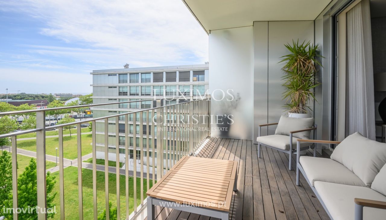 Venda: Apartamento de luxo com varanda e vistas mar, em Matosinhos Sul