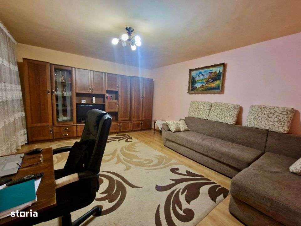 Casa de Vanzare in zona Centrala - Imagine principală: 5/16