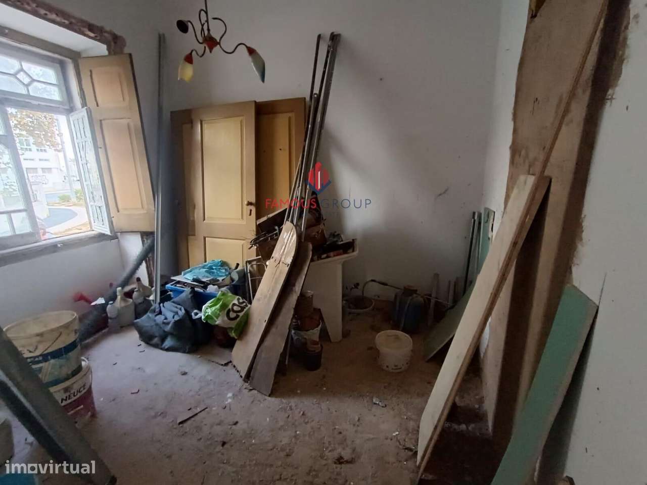 Portimão: Moradia T3 com potencial incrível, Terreno Amplo e...-12