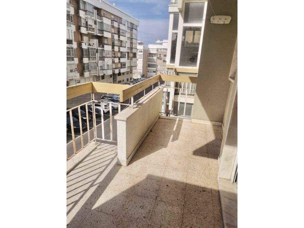 APARTAMENTO T2, OEIRAS-10