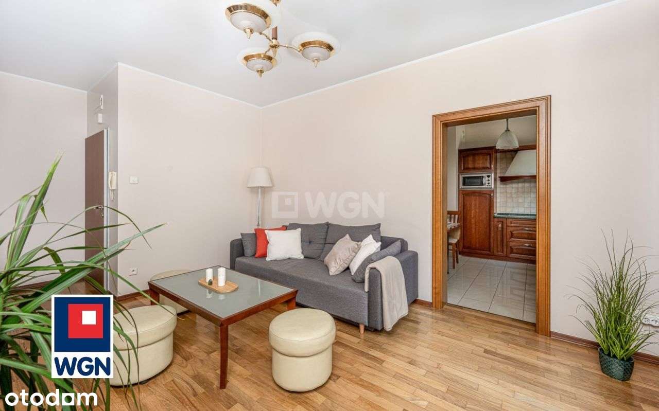 2 pokoje, oddzielna kuchnia, komórka, garaż, metro-2