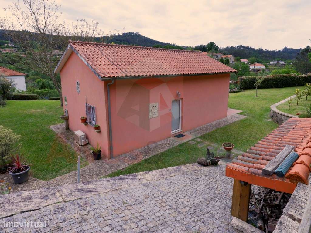 Quintinha com 2 casas -Extraordinária propriedade-25