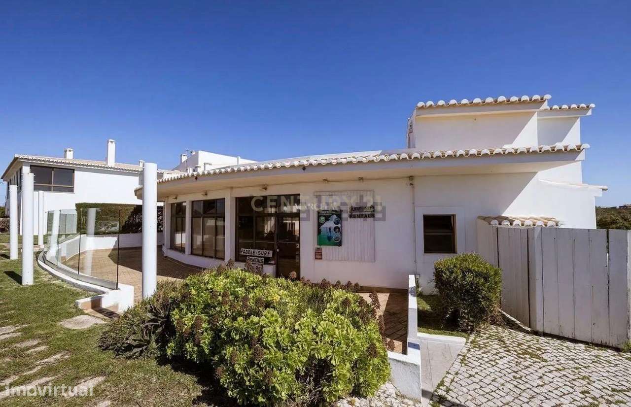 Beach Club /Restaurante / Moradia primeira linha de Mar na Praia do Be-1